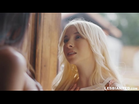 ❤️ Vajza vjen në shtëpi disa muaj më vonë dhe përfundon duke ngrënë pidhin e njerkës së saj Video anale tek ne ❌❤